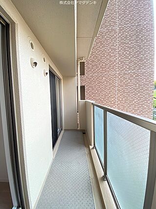 洋室2部屋に面...
