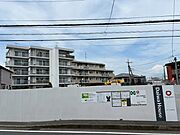 建築中