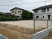 北道路の北西より撮影