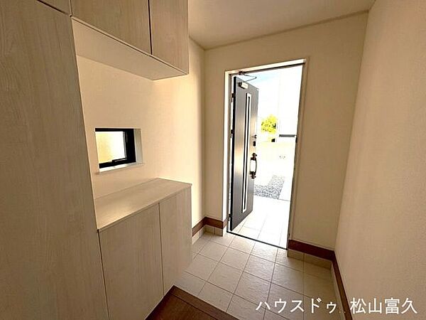 玄関を拡大表示
