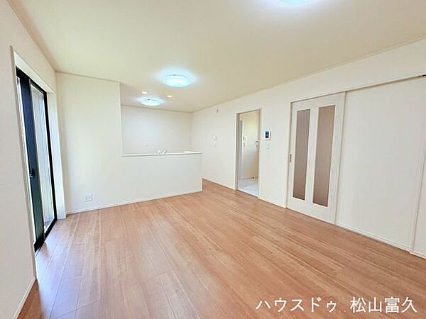 リビング/ダイニングを拡大表示