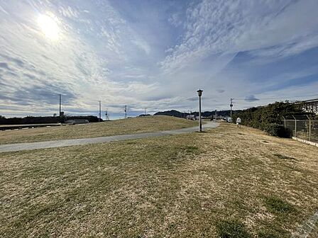 鎌倉海浜公園 徒歩6分。 480m
