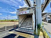 湘南モノレール線「湘南深沢駅」 徒歩19分。バス5分　「東梶原」徒歩3分。 1490m