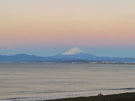 海まで徒歩13分(約1040m)