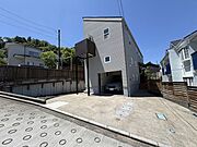 海の近くの葉山エリアでガレージライフや開放的な暮らしを楽しみたい方にぴったり