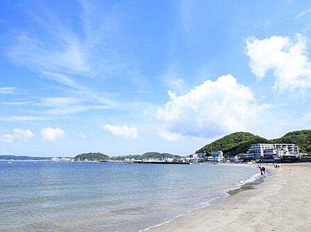 森戸海岸まで徒歩5分(約400m)