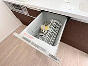 最新のシステムキッチンは使い勝手が良好です。　　気持ちよく料理ができます。