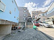 空を広く感じる。緑が多いゆったり感のある安心の住環境です！！潤いのある環境でホッと生活できそうです！おしゃれな雰囲気や自然の潤いがあり、親しみやすさと個性を！街に新たな価値をもたらし続けてくれます！ 