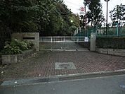 横浜市立大道中学校まで約1300ｍ