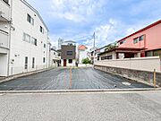 閑静な住宅地の立地の為、気持ちよく過ごすことが出来そうです！やさしい陽とやわらかな風が生活を彩ります　ゆとりがあり、心地よく落ち着いて過ごせる日常は次世代にもつなげていきたい大切な資産です！ 
