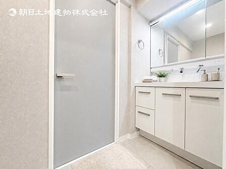 【洗面・脱衣所】使用頻度の高い場所だからこそ便利な空間に。多人数での使用も考えた便利な空間です