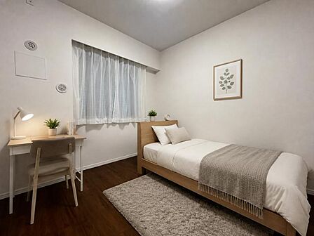 居室はひとり時間を過ごせる安らげるお部屋として活用できます！収納スペースあり！荷物が多くても十分！ベッドや勉強机、テレビなどを置きたい場合におすすめ！！過ごす時間が長くてもゆったり過ごせそうですね！※
