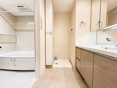 使用頻度の高い場所だからこそ便利な空間に。多人数での使用も考えた便利な空間です