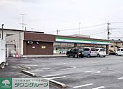 ファミリーマート ヤマキ東方店 徒歩2分。 90m