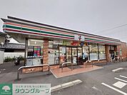 セブンイレブン 本庄小島店 徒歩4分。 310m