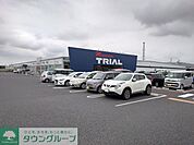 メガセンタートライアル上里店 徒歩15分。 1140m