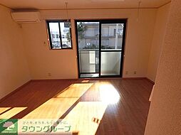 アムール　Ａ 102 1階ワンルームのリビング/ダイニング