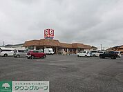 とりせん上里店 徒歩10分。 770m