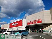 ベイシアスーパーマーケット前橋川曲店 徒歩24分。 1900m