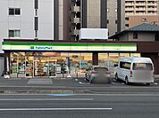 ファミリーマート泉関場店 徒歩17分。 1310m
