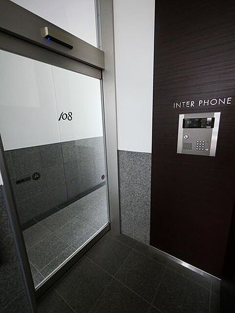 16 / 27