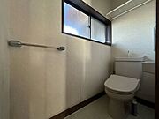 【1Fトイレ】水洗トイレは1F2Fの2か所にございます。