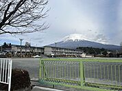 ローソン 富士宮北山店 【小学校】富士宮市立北山小学校まで2100ｍ（徒歩27分） 922m