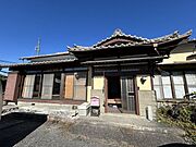 【外観】南側から見た外観。5DKの平屋。