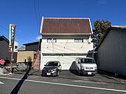 【駐車スペース】3台駐車可能。