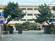 静岡市立清水第二中学校 徒歩25分。 1930m