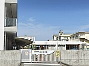 静波保育園 徒歩20分。 1560m