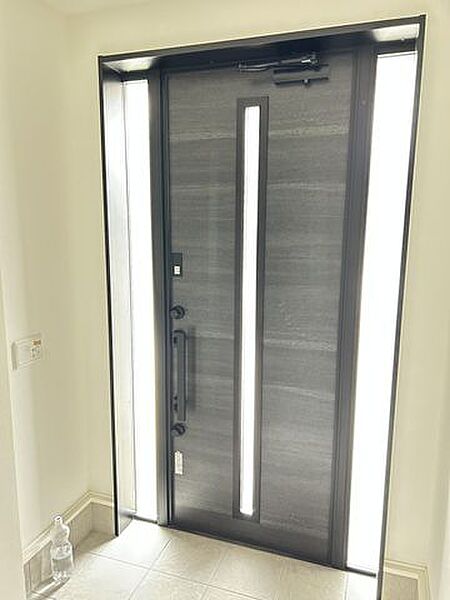 玄関を拡大表示