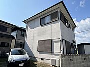 【外観】北側から見た外観。3LDKの2階建て。