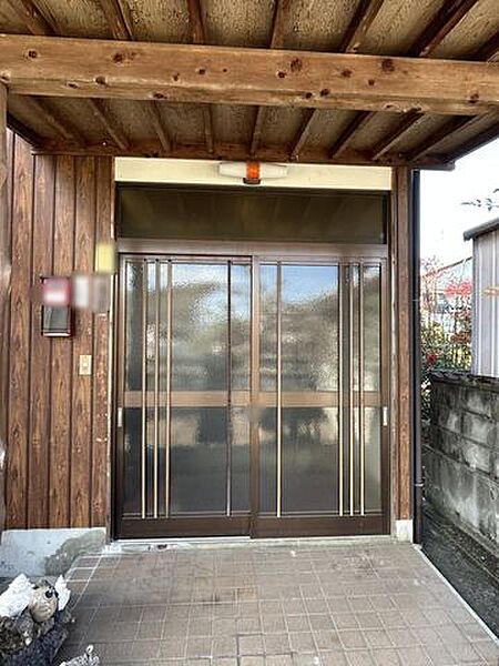 玄関を拡大表示
