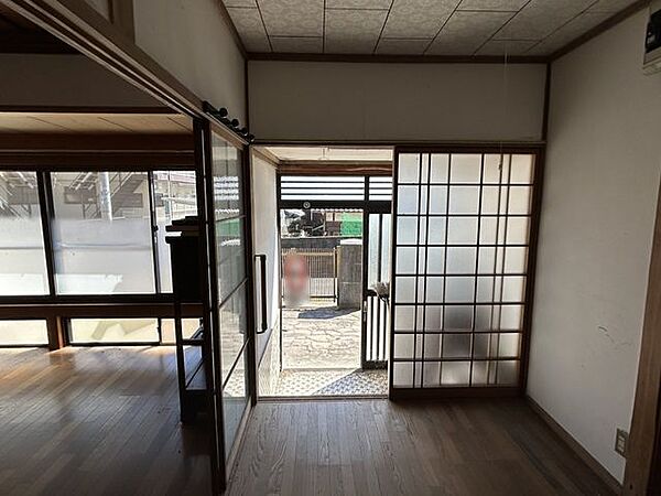 玄関を拡大表示