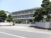 宇佐市立柳ケ浦小学校 徒歩11分。 850m