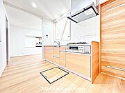 清潔感あふれる、使いやすい広めのキッチン