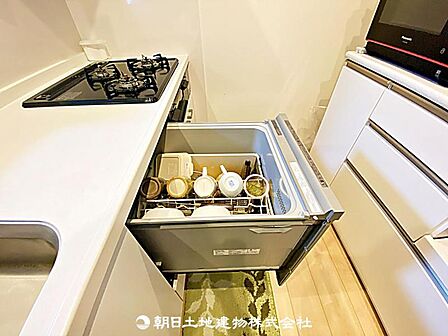 ママに嬉しい食洗機付き。食後の後片付けは食洗機に任せて家族との時間をゆっくり過ごせますね