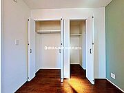 収納充実の住まいは、日々増えていく荷物もすっきり片付けられますね。