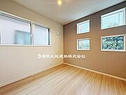 ゆったりくつろげる、居心地の良い洋室空間。