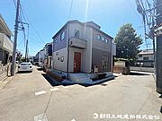 シャープなデザインが印象的な洗練の住まいです