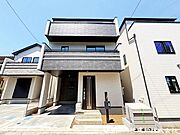 シャープなデザインが印象的な洗練の住まいです