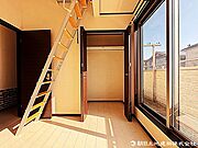 モノが片付く洋室は、気持ちも整う空間に。