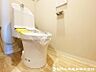 トイレ：トイレ関係の設備も一新されています。もちろん温水洗浄機能付き便座です。