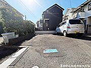 目の前が駐車場だと、雨の日も、大量にお買い物をした時も便利ですよね