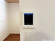 お子様のお留守番にも安心、訪問者を確認できるＴＶモニタ・インタホン付き