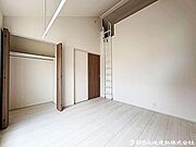 豊富な収納スペースです。たくさんの荷物もスッキリ収納できますね