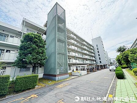 暮らす人をやさしく包み込むくつろぎの家