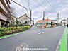 その他：閑静な住宅地の前面道路です。車の通りも少ないのでお子様がいても安心ですね。