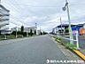外観：前面道路